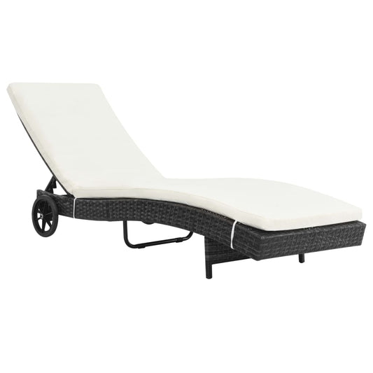 Silla larga con ruedas de resina trenzadas negras y cojín