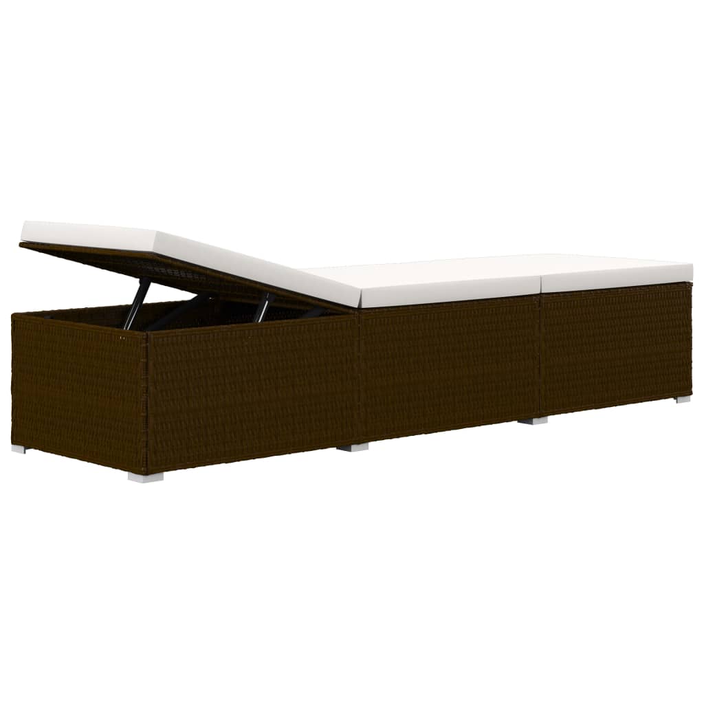 Silla larga con cojín y mesa de resina trenzada marrón