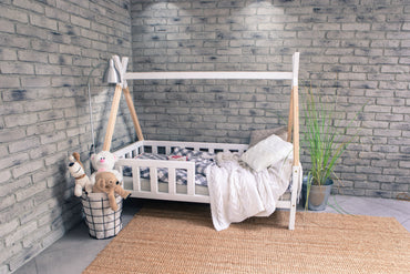 Tipi bed with bars