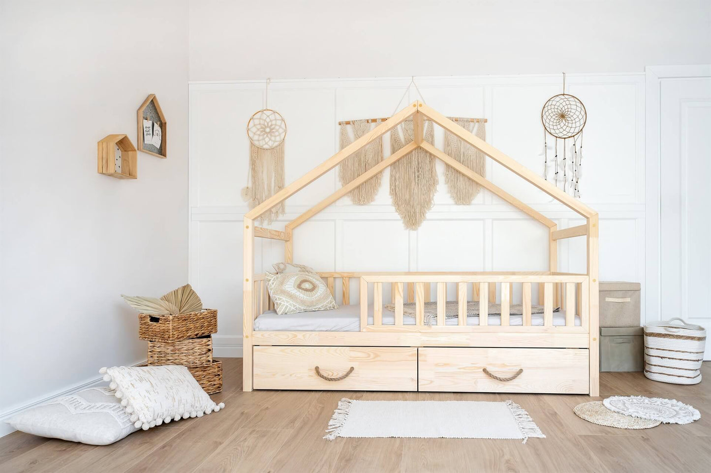 Livio cabin bed with drawer