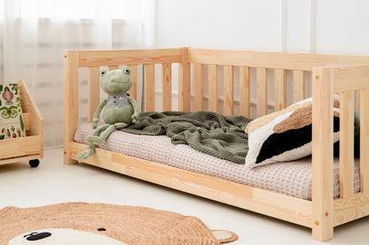 Cama de criança com barras altas cpp