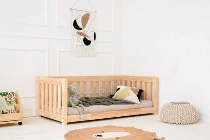 Cama de criança com barras altas cpp