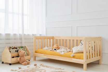 Cama de criança com barras altas cpp