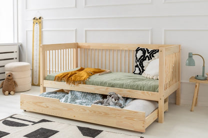 Child bed with high bars cww
