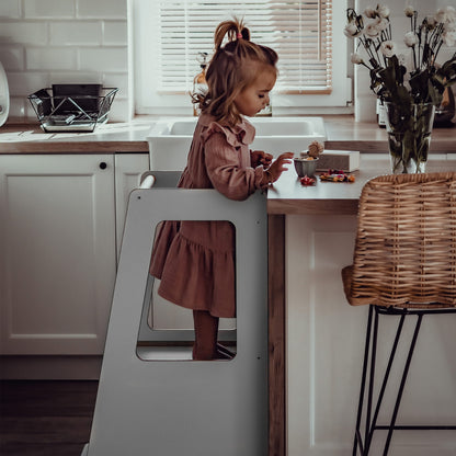 Cucina aiuta la torre di osservazione in legno per lo sgabello scandi per bambini