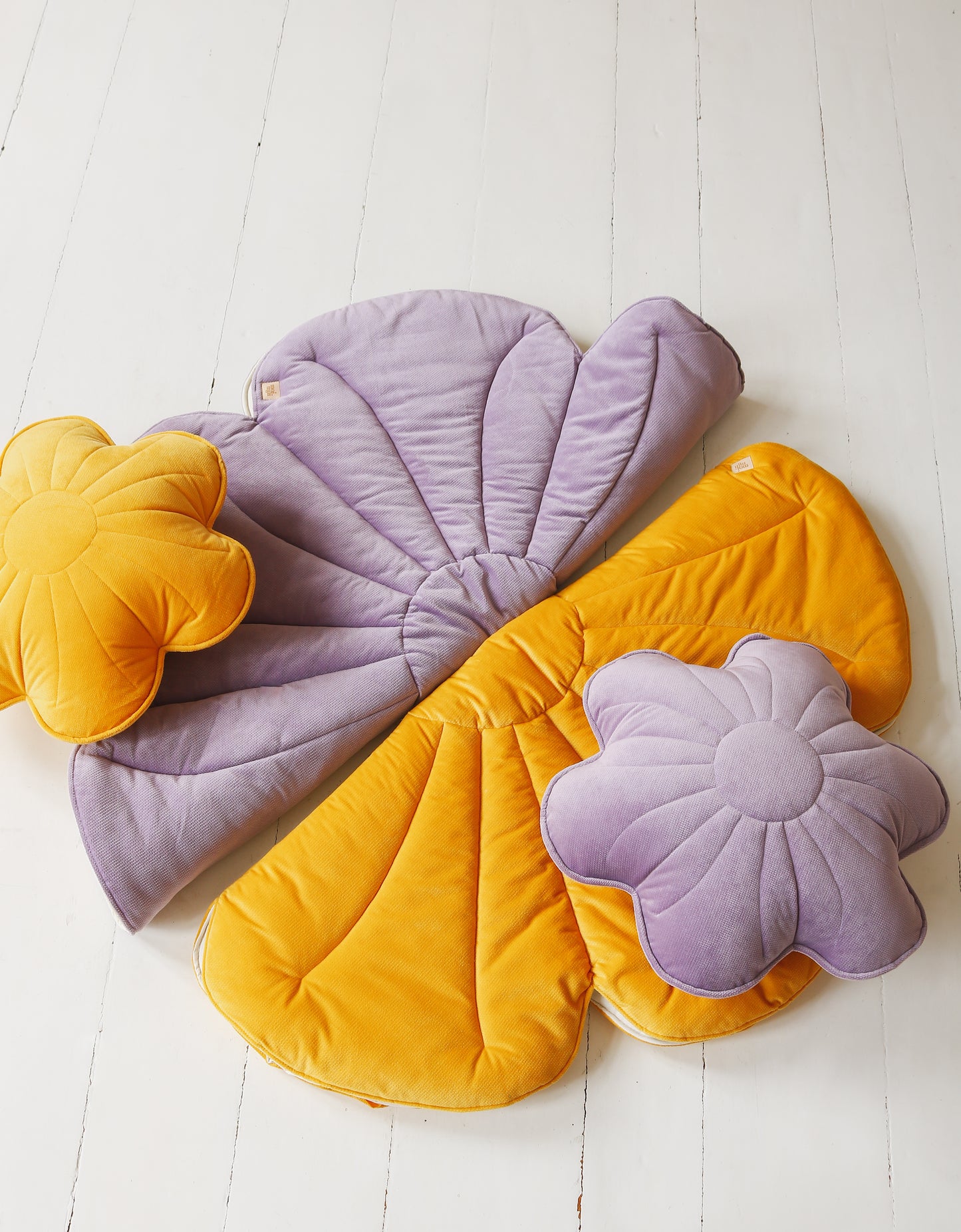 Tapis moelleux velours pour enfant flower "Honey azalea"