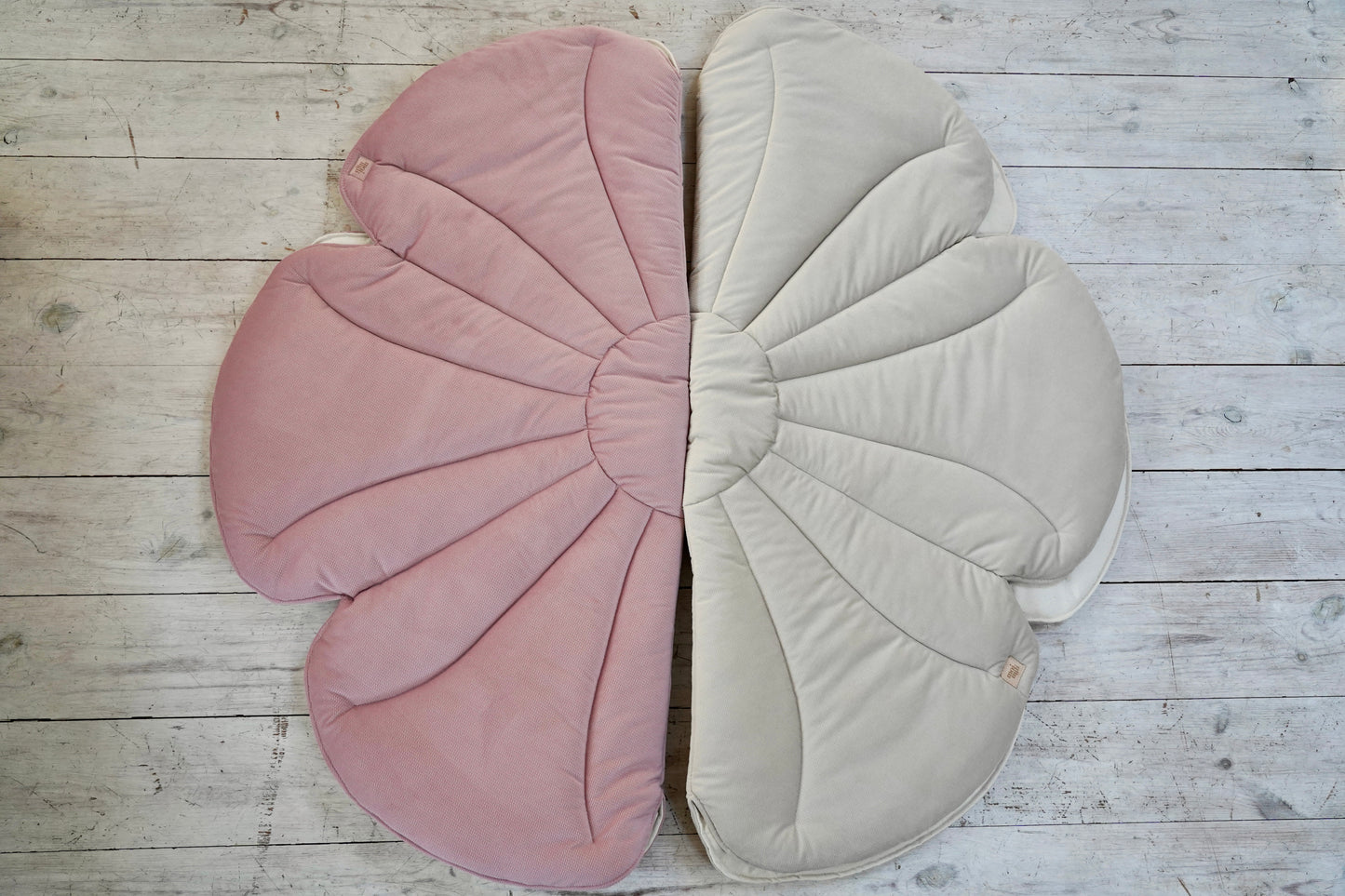Tapis moelleux velours pour enfant flower Crème "Cream yucca"