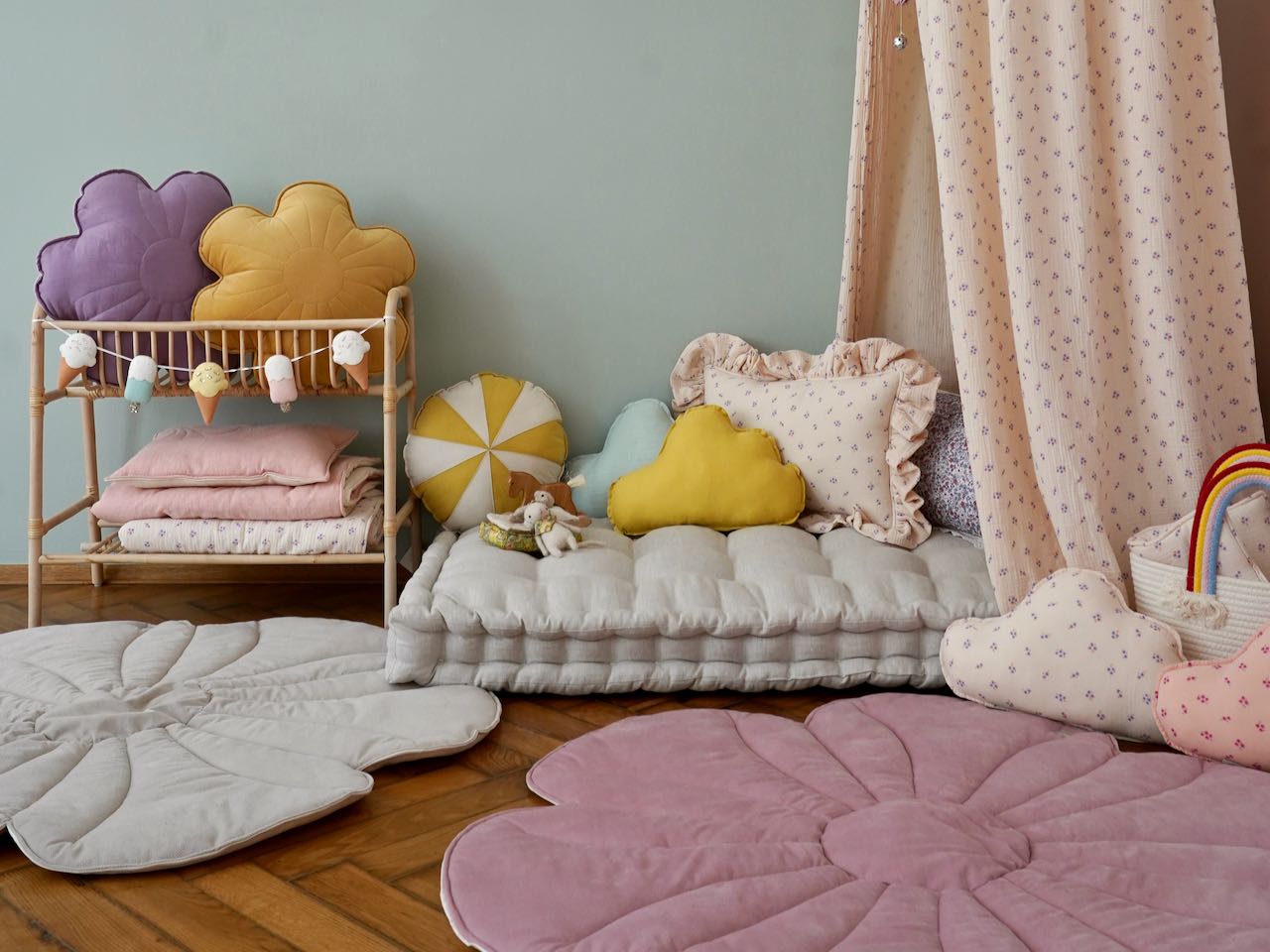 Tapis moelleux velours pour enfant flower Crème "Cream yucca"