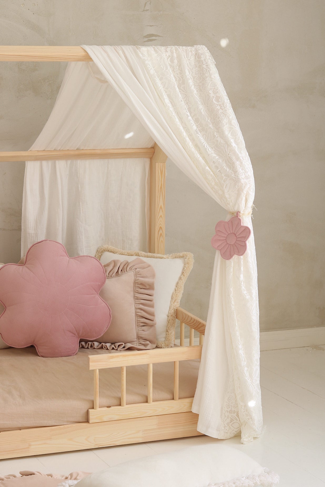 Curtain Cabin Pink Cabin "Forget me not"