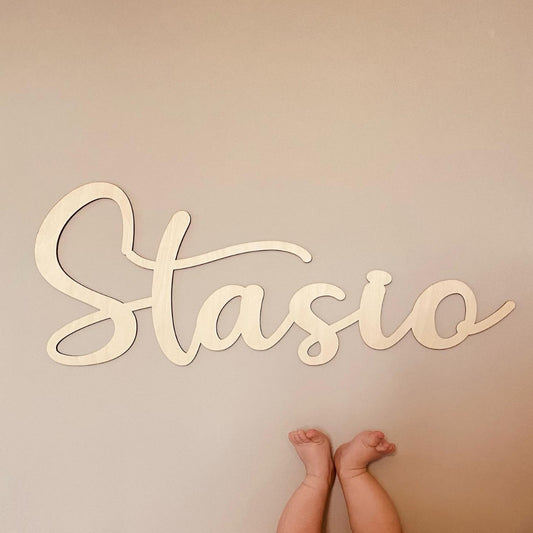 Hermosa decoración de pared Nombre de niño de madera natural
