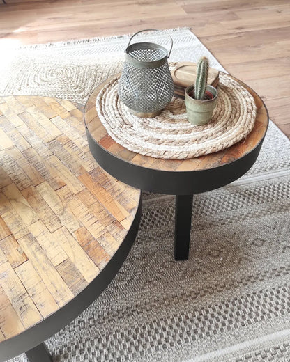 Mesa redonda de madera de teca reciclada