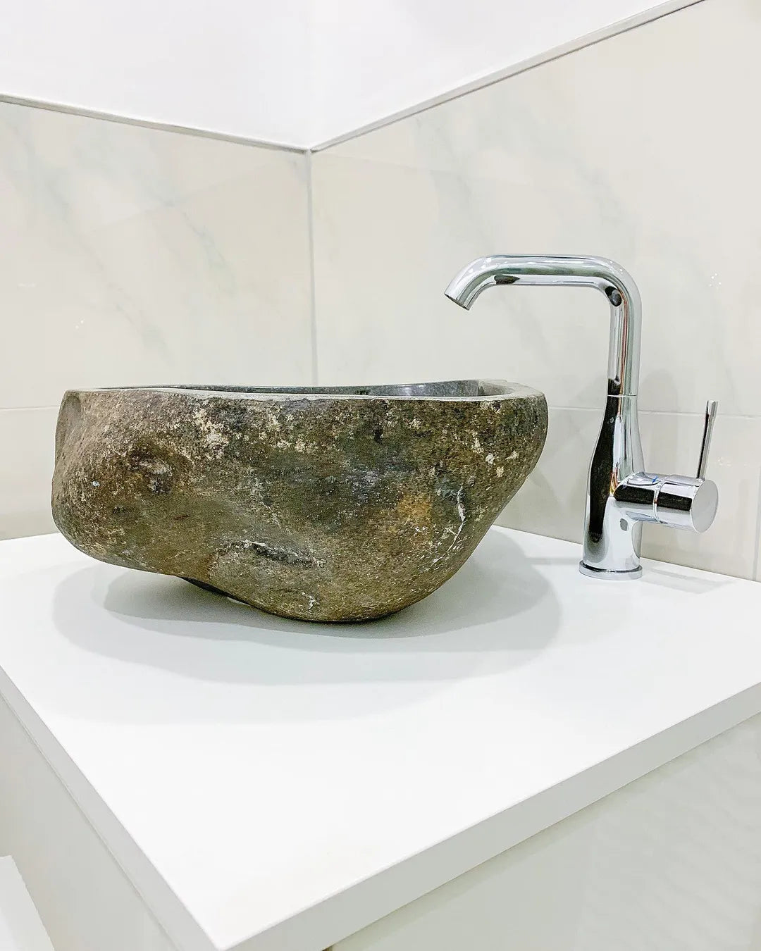 Ovala ovala riverstone basin