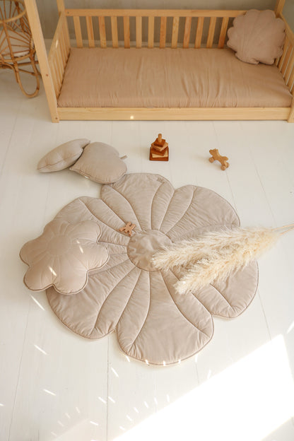 Tapis moelleux velours pour enfant flower Crème "Cream yucca"