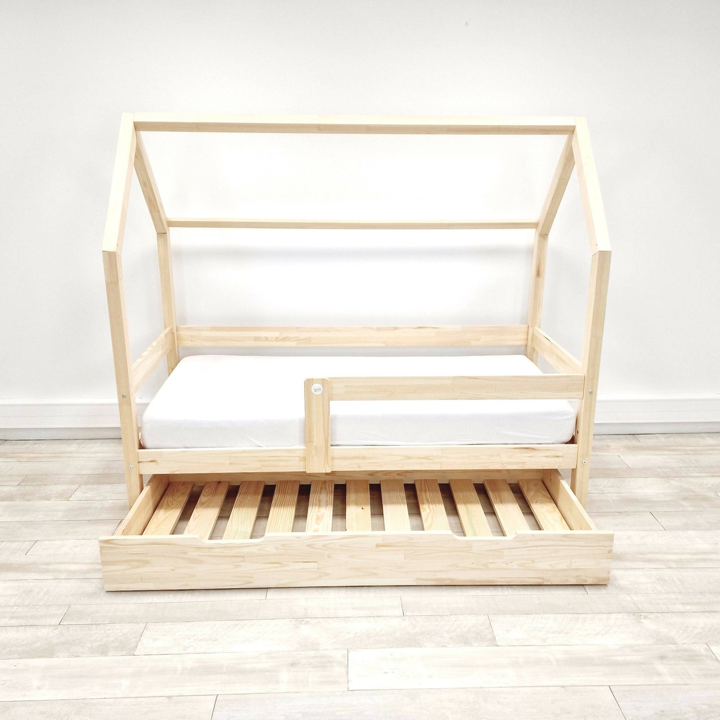 Mia Cabin Bed com barreiras e gavetas